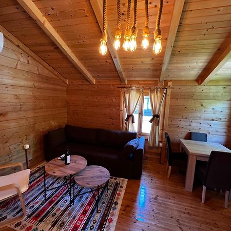 Orahovo Cottages เวียร์ปาซาร์ ภายนอก รูปภาพ