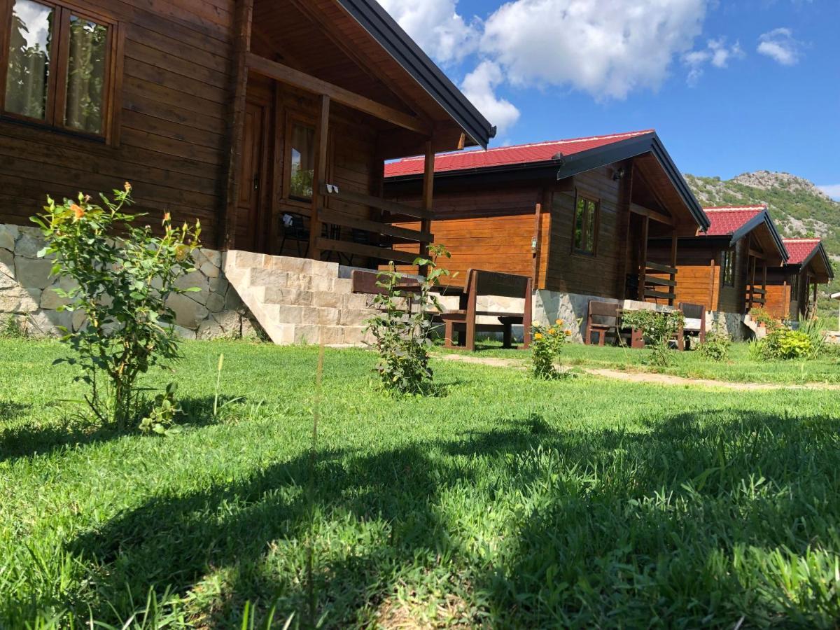 Orahovo Cottages เวียร์ปาซาร์ ภายนอก รูปภาพ