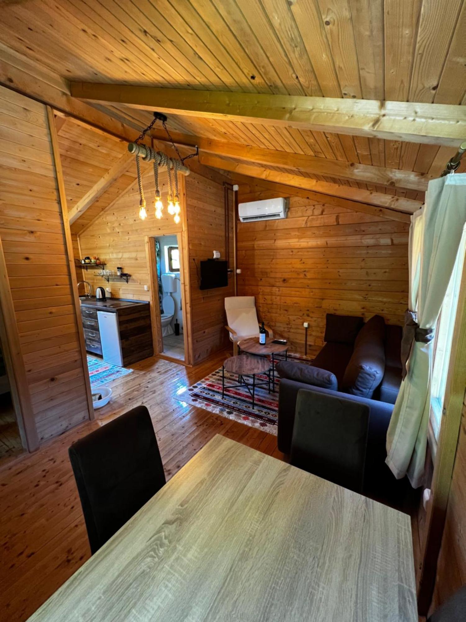 Orahovo Cottages เวียร์ปาซาร์ ภายนอก รูปภาพ