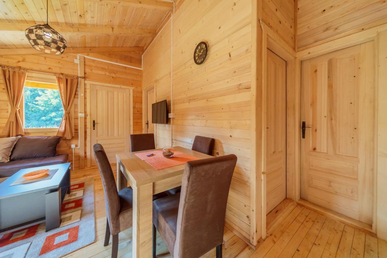 Orahovo Cottages เวียร์ปาซาร์ ภายนอก รูปภาพ