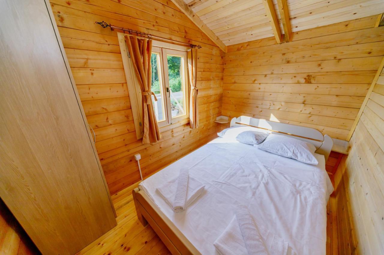 Orahovo Cottages เวียร์ปาซาร์ ภายนอก รูปภาพ