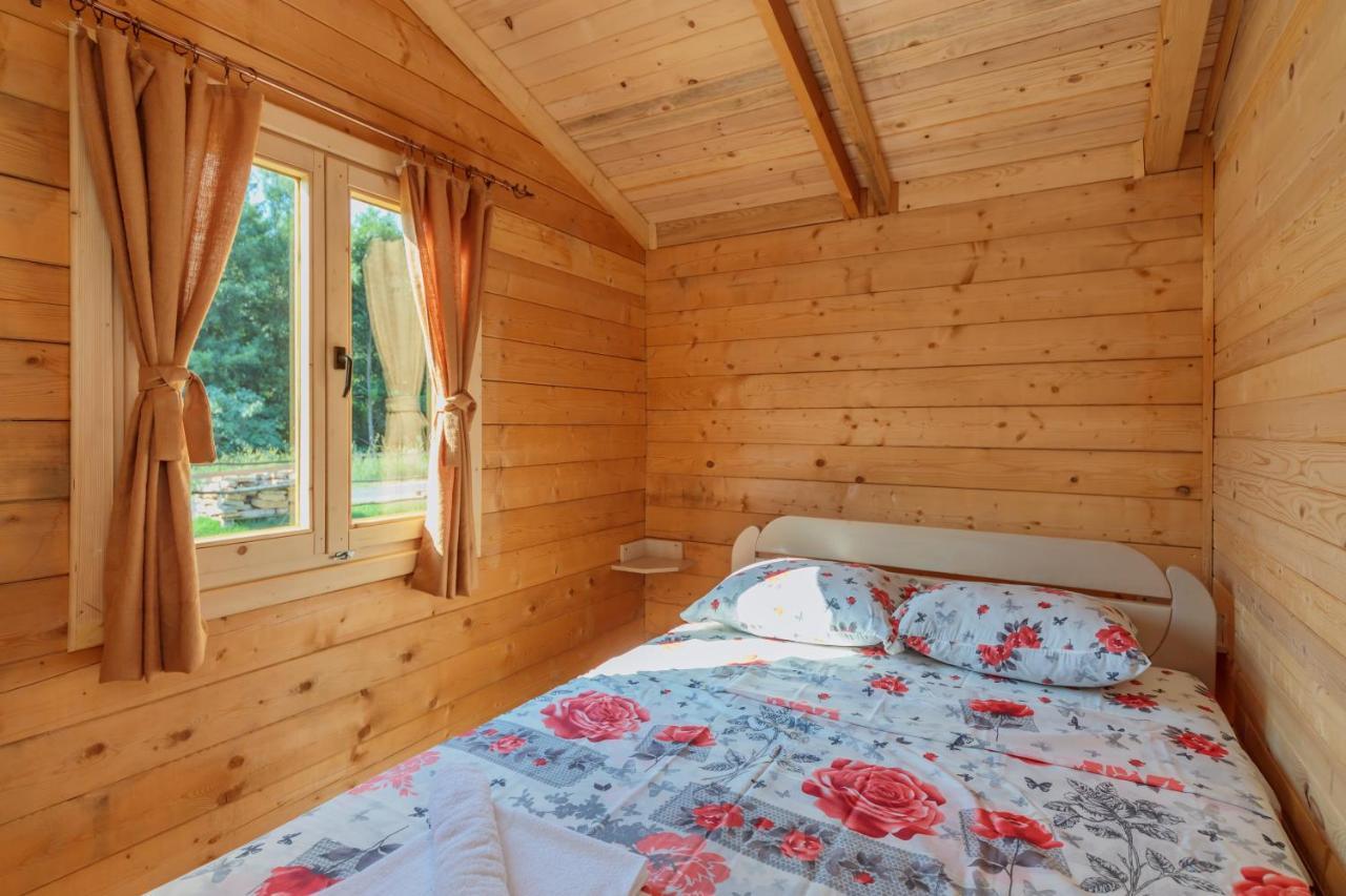 Orahovo Cottages เวียร์ปาซาร์ ภายนอก รูปภาพ