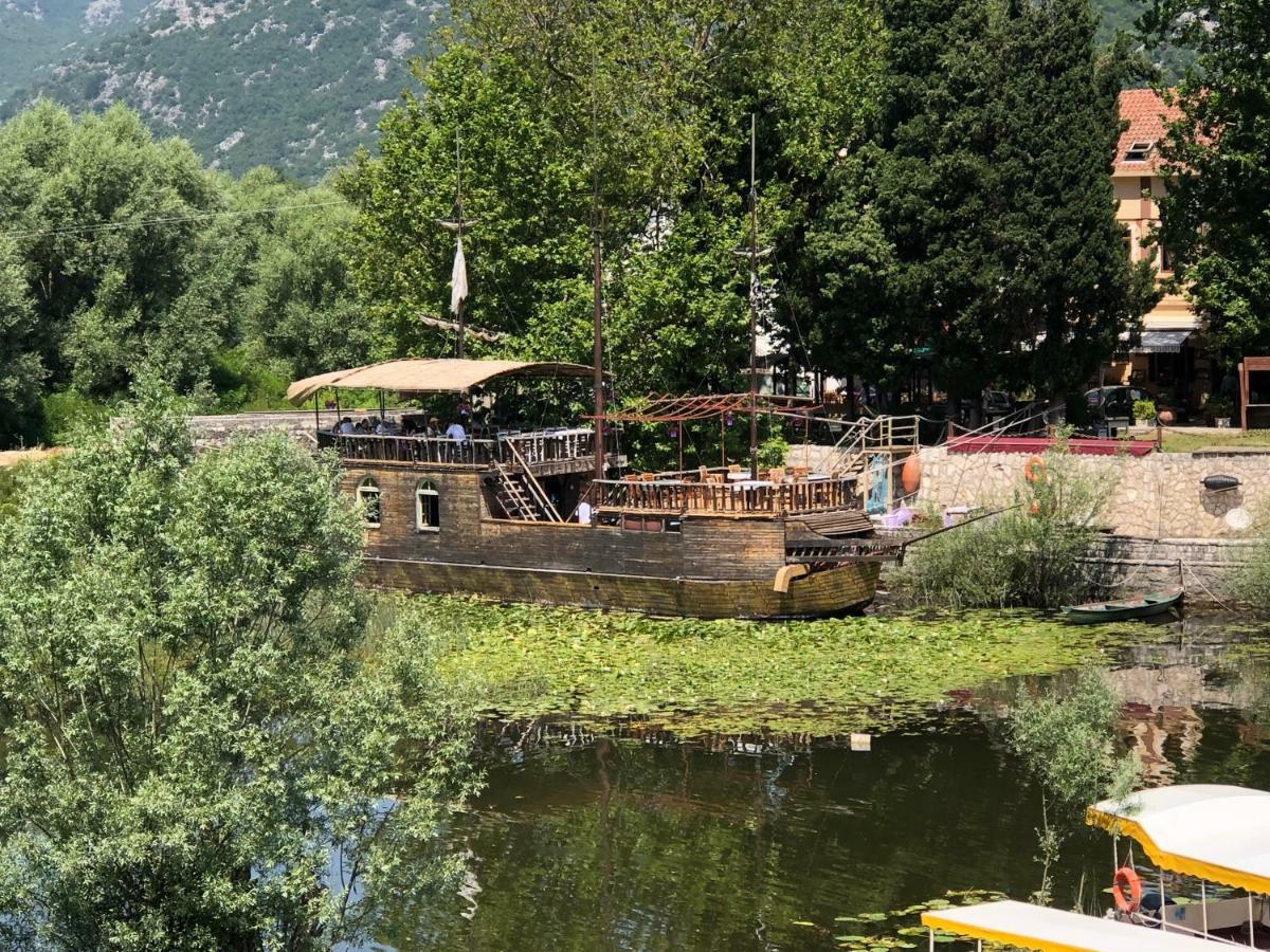 Orahovo Cottages เวียร์ปาซาร์ ภายนอก รูปภาพ