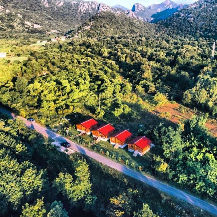 Orahovo Cottages เวียร์ปาซาร์ ภายนอก รูปภาพ